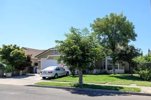 Exterior - 524 Sunday Dr, Turlock, CA 95382 photo 3 of 11