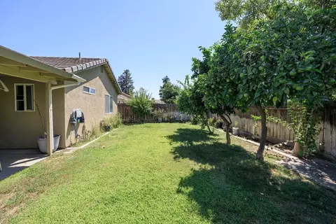 Exterior - 524 Sunday Dr, Turlock, CA 95382 photo 8 of 11