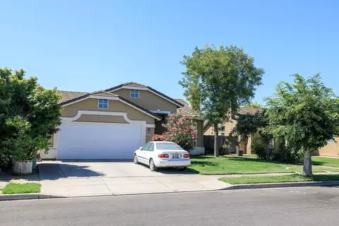 Exterior - 524 Sunday Dr, Turlock, CA 95382 photo 2 of 11