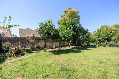 Exterior - 524 Sunday Dr, Turlock, CA 95382 photo 9 of 11