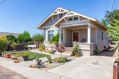 211 N Walnut Ave, Ripon, CA 95366 photo 2