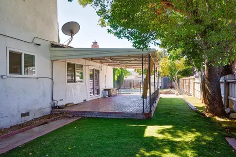 Exterior - 311 Shepard Way, Manteca, CA 95336 photo 6 of 14