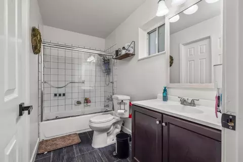 Bath - 311 Shepard Way, Manteca, CA 95336 photo 2 of 2