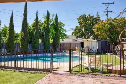 Exterior - 311 Shepard Way, Manteca, CA 95336 photo 11 of 14