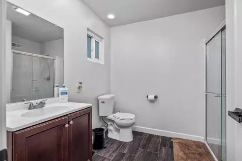 Bath - 311 Shepard Way, Manteca, CA 95336 photo 1 of 2