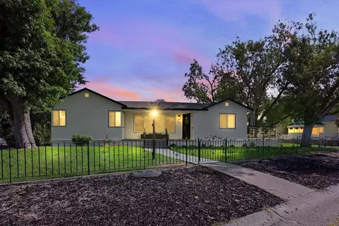 900 Herbert St, Roseville, CA 95678