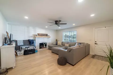 Living - 756 Clemens Ct, Ripon, CA 95366 photo 1 of 2