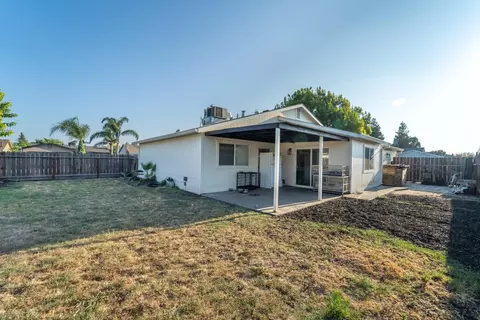Exterior - 756 Clemens Ct, Ripon, CA 95366 photo 4 of 5