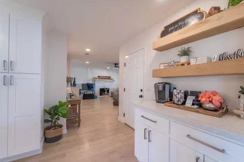 Entry Way - 756 Clemens Ct, Ripon, CA 95366 photo 2 of 2