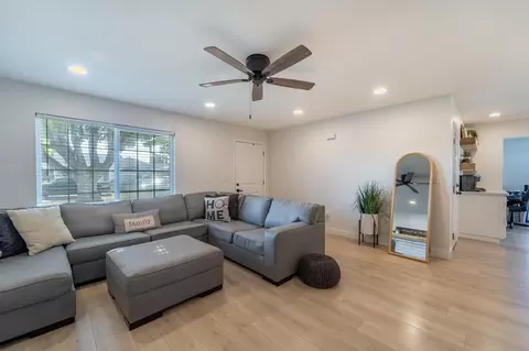 Living - 756 Clemens Ct, Ripon, CA 95366 photo 2 of 2