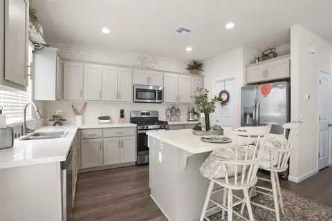 3609 Landmark Cir, Modesto, CA 95356 photo 12