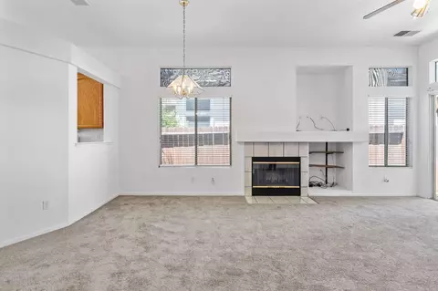 Living - 1729 Laurelgrove Ln, Tracy, CA 95376 photo 4 of 5