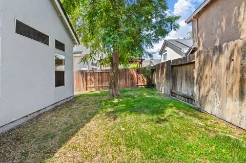 Exterior - 1729 Laurelgrove Ln, Tracy, CA 95376 photo 4 of 6