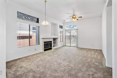 Living - 1729 Laurelgrove Ln, Tracy, CA 95376 photo 2 of 5