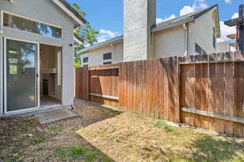 Exterior - 1729 Laurelgrove Ln, Tracy, CA 95376 photo 5 of 6