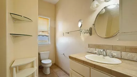 Bath - 15151 Isleton Rd, Isleton, CA 95641 photo 2 of 3