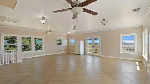 Living - 15151 Isleton Rd, Isleton, CA 95641 photo 6 of 8