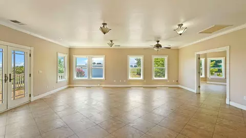 Living - 15151 Isleton Rd, Isleton, CA 95641 photo 5 of 8