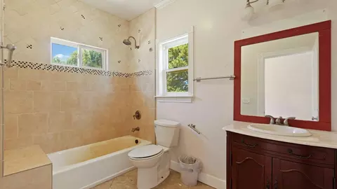 Bath - 15151 Isleton Rd, Isleton, CA 95641 photo 3 of 3