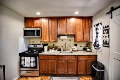 405 Emerson Ave, Modesto, CA 95350 photo 13