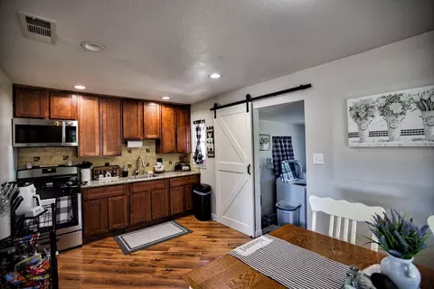 405 Emerson Ave, Modesto, CA 95350 photo 11
