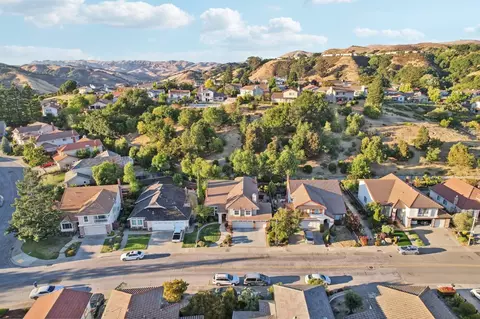 View/Area - 18950 Edwin Markham Dr, Castro Valley, CA 94552 photo 4 of 7