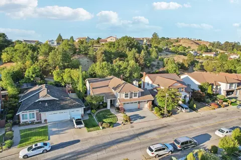 View/Area - 18950 Edwin Markham Dr, Castro Valley, CA 94552 photo 2 of 7