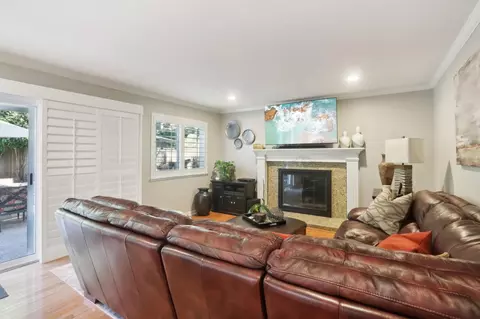 Living - 18950 Edwin Markham Dr, Castro Valley, CA 94552 photo 5 of 6