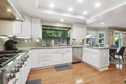 Kitchen - 18950 Edwin Markham Dr, Castro Valley, CA 94552 photo 5 of 6