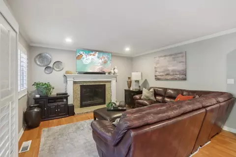 Living - 18950 Edwin Markham Dr, Castro Valley, CA 94552 photo 4 of 6
