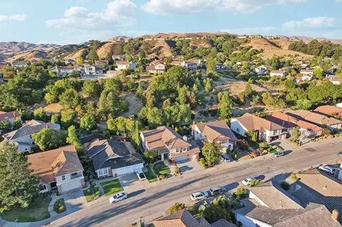 View/Area - 18950 Edwin Markham Dr, Castro Valley, CA 94552 photo 3 of 7