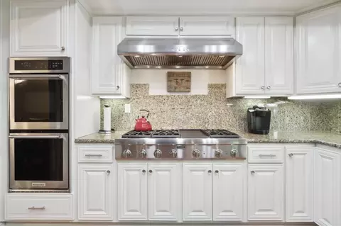Kitchen - 18950 Edwin Markham Dr, Castro Valley, CA 94552 photo 2 of 6