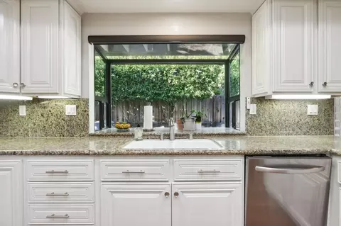 Kitchen - 18950 Edwin Markham Dr, Castro Valley, CA 94552 photo 6 of 6