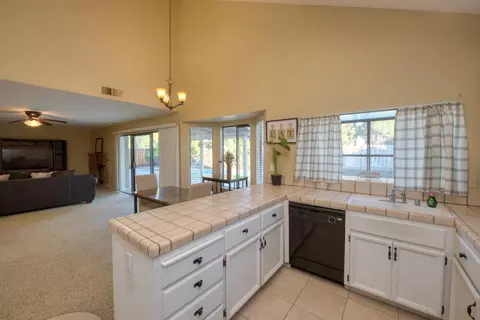 512 Berlin Way, Patterson, CA 95363 photo 10