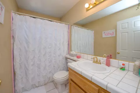 512 Berlin Way, Patterson, CA 95363 photo 19