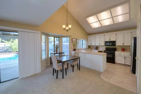 512 Berlin Way, Patterson, CA 95363 photo 8