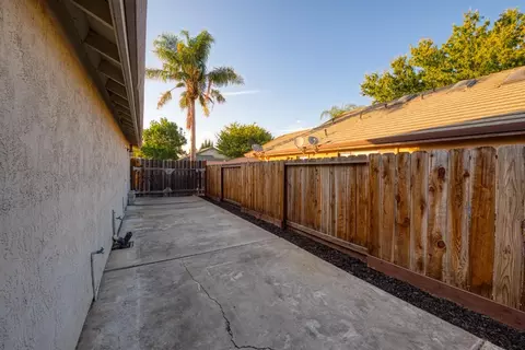 512 Berlin Way, Patterson, CA 95363 photo 36