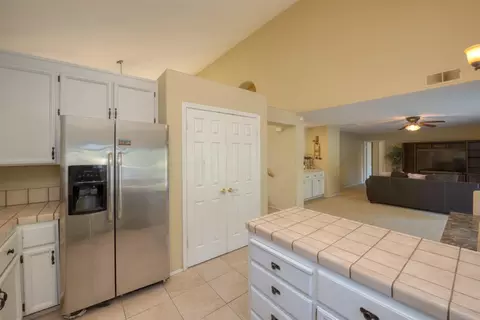 512 Berlin Way, Patterson, CA 95363 photo 11