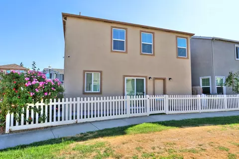 Exterior - 551 Ashwick Loop, Sacramento, CA 95823 photo 5 of 17