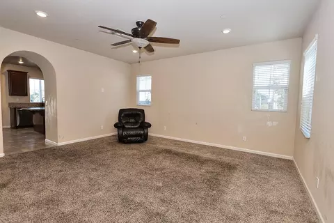 Living - 551 Ashwick Loop, Sacramento, CA 95823 photo 2 of 4
