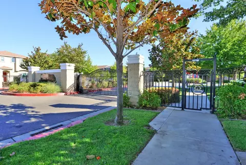 View/Area - 551 Ashwick Loop, Sacramento, CA 95823 photo 1 of 2