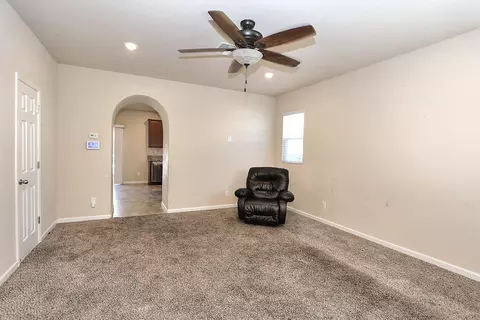 Living - 551 Ashwick Loop, Sacramento, CA 95823 photo 3 of 4
