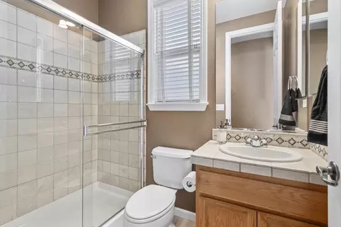 Bath - 508 Shasta Ave, Ripon, CA 95366 photo 1 of 5