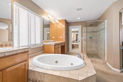 Bath - 508 Shasta Ave, Ripon, CA 95366 photo 4 of 5