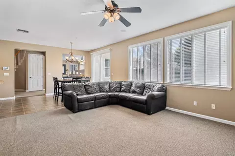 Living - 508 Shasta Ave, Ripon, CA 95366 photo 4 of 6