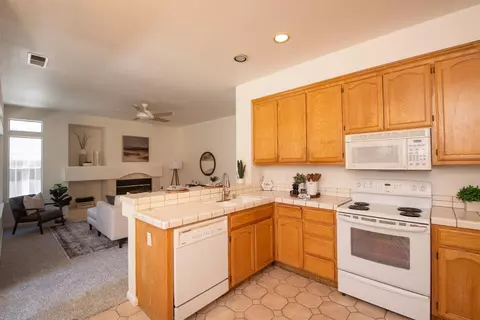 Kitchen - 1684 Bailey, Ripon, CA 95366 photo 6 of 6