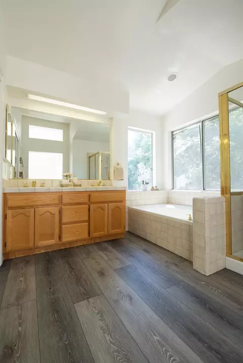 Bath - 1684 Bailey, Ripon, CA 95366 photo 2 of 5
