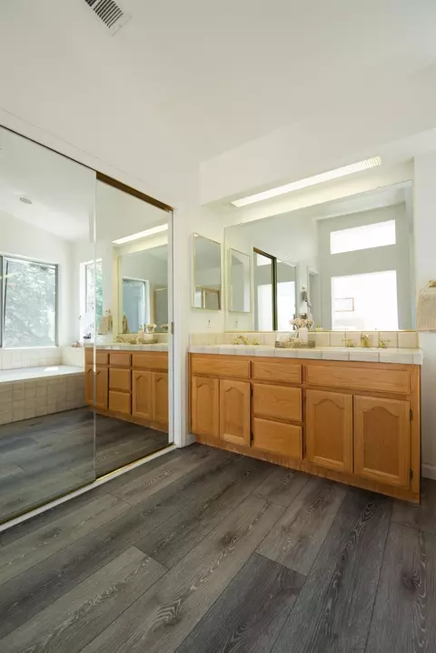 Bath - 1684 Bailey, Ripon, CA 95366 photo 4 of 5