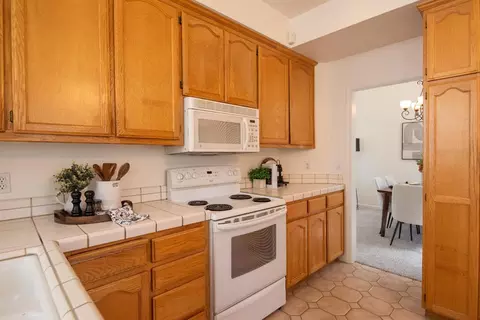 Kitchen - 1684 Bailey, Ripon, CA 95366 photo 3 of 6