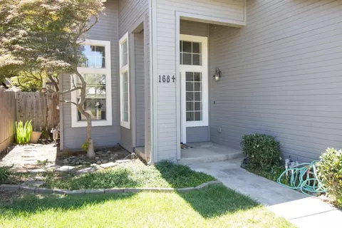 Exterior - 1684 Bailey, Ripon, CA 95366 photo 4 of 11